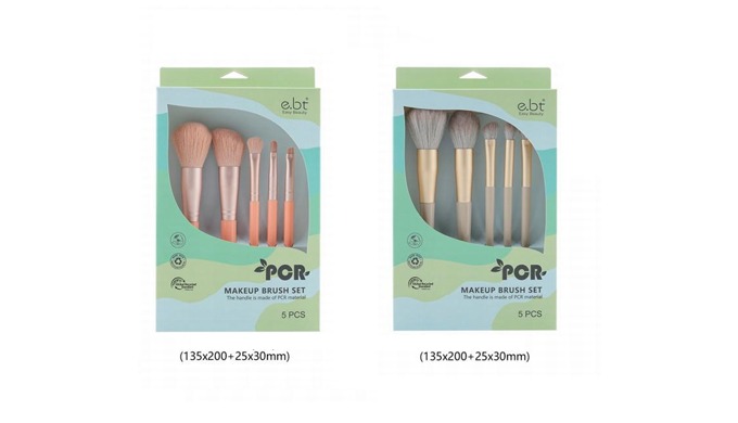 Makeup brush sets and eyebrow trimmer sets with handles made of PCR material. Designed with eco-frie...