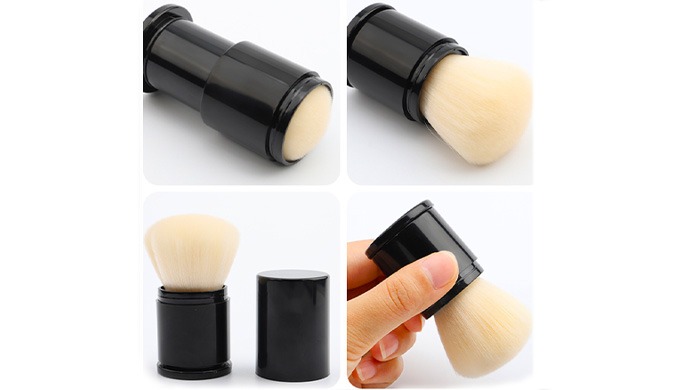 This rounded kabuki brush is perfect for evenly applying powder across the face. Its cap-type design...