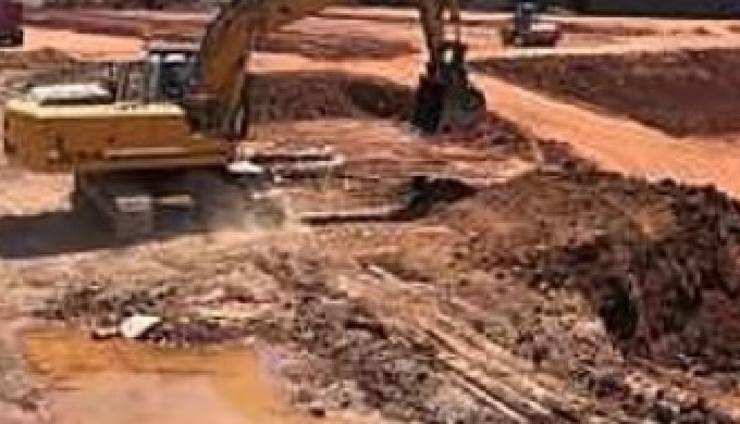 EXCAVACIONES Y LIMPIEZA DE TERRENOS