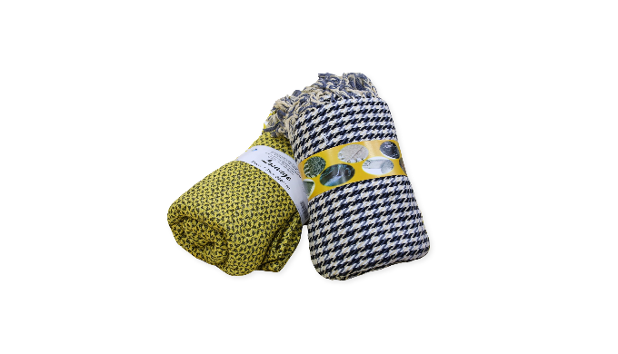 Composition : laine, coton,acrilyc ou polyester Taille : variable Couleur : unie ou imprimée Utilisa...