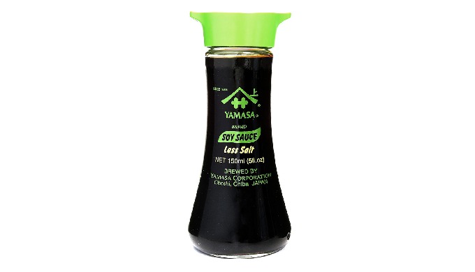 Соєвий соус Yamasa Less Salt Soy Sauce виготовлений із справжнього звареного соєвого соусу, а завдяк...