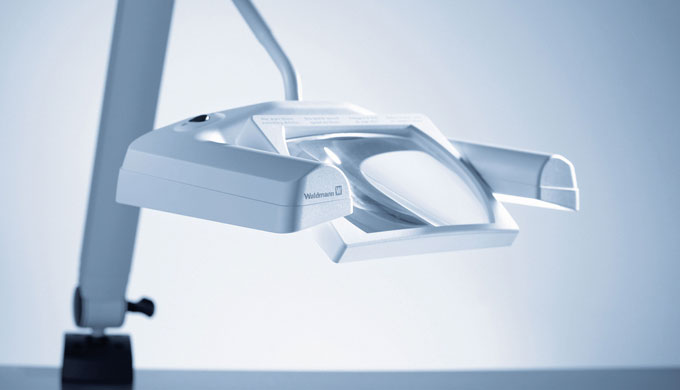 SNLQ crea letteralmente luce e ombra: offre la possibilità di impiegare un'incidenza luminosa con om...