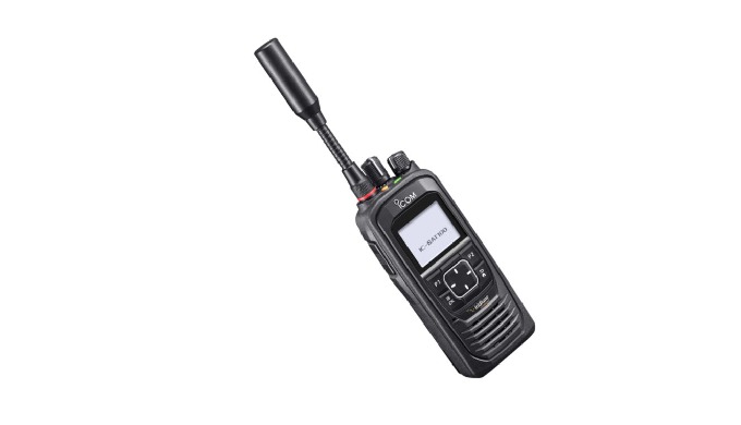 El IC-SAT100 brinda una verdadera experiencia de Land Mobile Radio (LMR) con una carcasa duradera co...