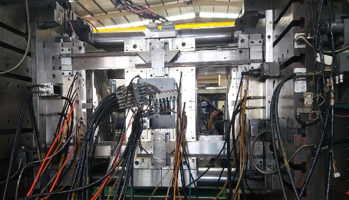 A stack mold of plastic injection mold is a specialized type of mold that has multiple parting lines...