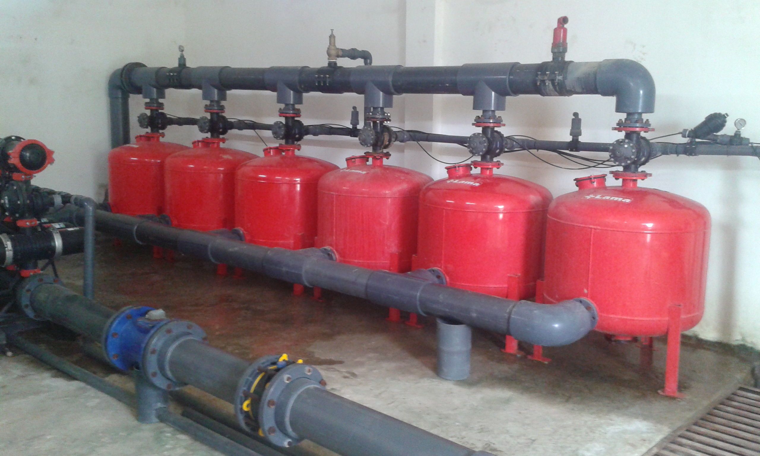 Etude et réalisation des projets d'irrigation par aspersion, goutte à goutte, gaine, micro jets et d...