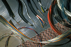 Ledning/Kablar: Ledningar och kablar finns i en mängd olika AWG, sammansättningar och färger. Sortim...