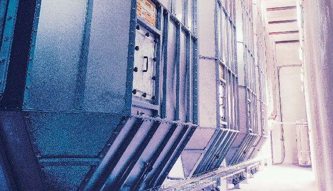 Silos per interni in acciaio inox o alluminio, adattabili a qualunque esigenza di spazio. Modulari e...