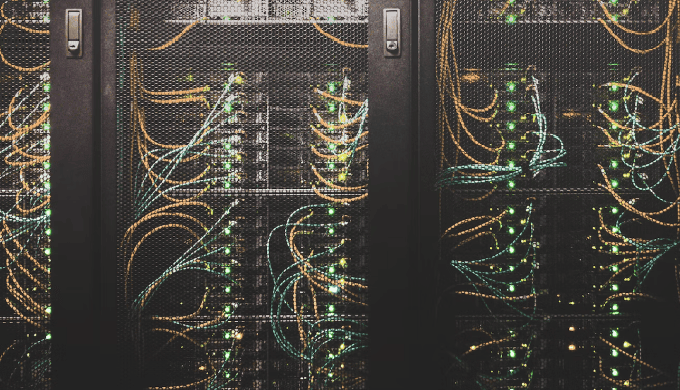 Unser Hacker-Team führt gezielte Penetrationstests auf Ihren Cloud-Anwendungen, APIs und Datenbanken...