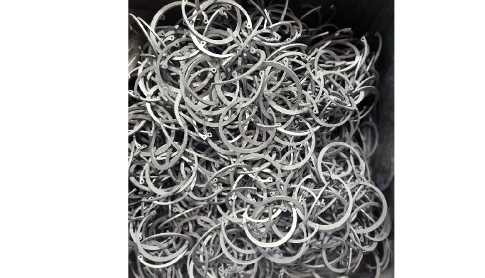 Circlips DIN471 and DIN472 with zinc flake coating ready to use , Eclips DIN6799 , Retaining Rings ,...
