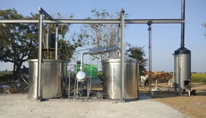 Buy Wood / Bark Distillation Plants from Mech O Tech LLP, the best manufacturer and Exporter of Extr...