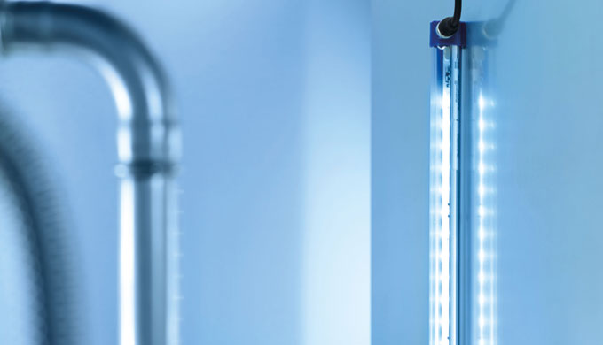 RL 25 LE sorgt beim Einsatz in Maschinen und Anlagen oder deren Peripherie für beste Lichtverhältnis...