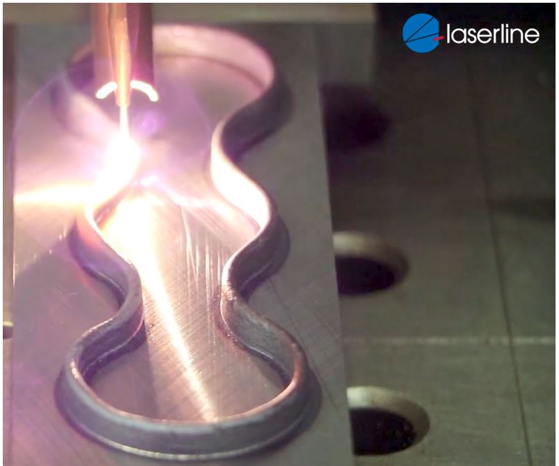 Machine fabrication additive laser avec apport de fil