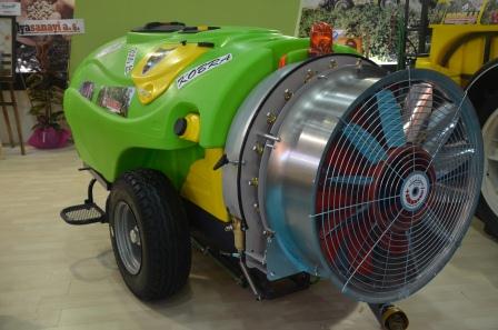 Polyethylene Tank Self re-filling system Hydraulic mix system Mobile hydraulic drive group