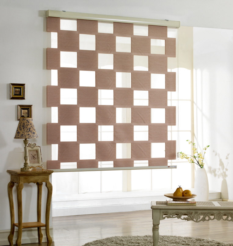 - Width : 280cm - Weight : 283.7g/m2 - Composition : polyester100% - Packing : 50m/Roll - Thickness ...