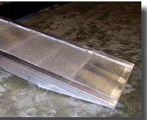 Alu-S har långvarig erfarenhet av tillverkning av aluminiumkonstruktioner. Vi tillverkar enligt ritn...