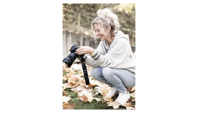 I'm Anouk Baumann. For 25 years I have been successfully photographing a wide variety of people, obj...