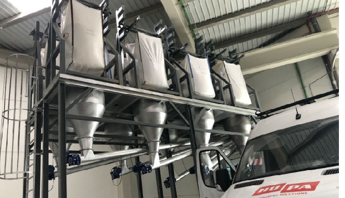 The Big Bag Unloader allows the unloading of material according to the customer's needs. The four ro...