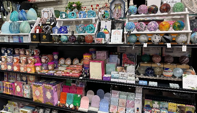 Happy Homes and Gifts are an Australia based online gift store providing a wide selection of gift id...