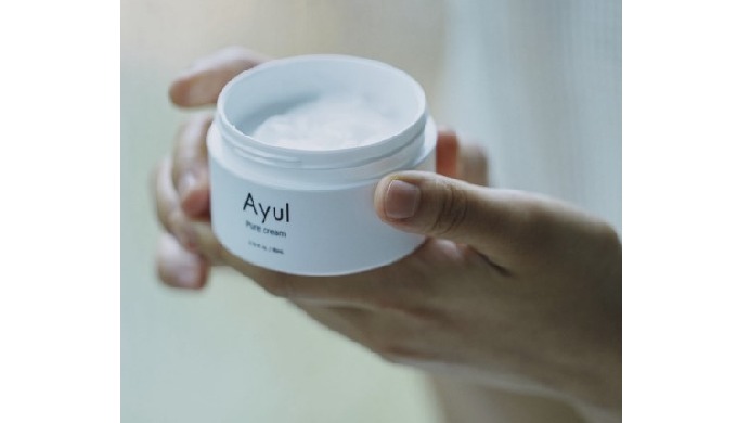 Product descriptions It is a cream that is not sicky because it has completed a hypoallergenic test ...