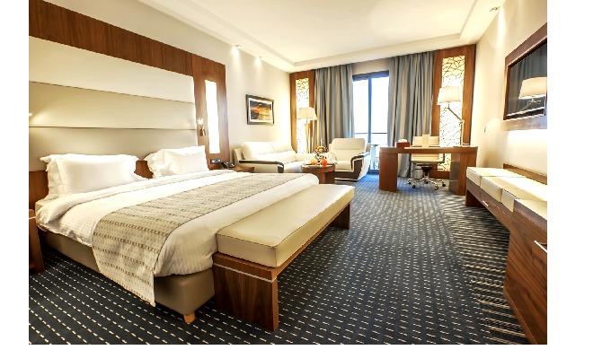 Il y a 243 chambres d'hôtel 5 étoiles élégamment décorées parmi lesquelles choisir, y compris des ch...