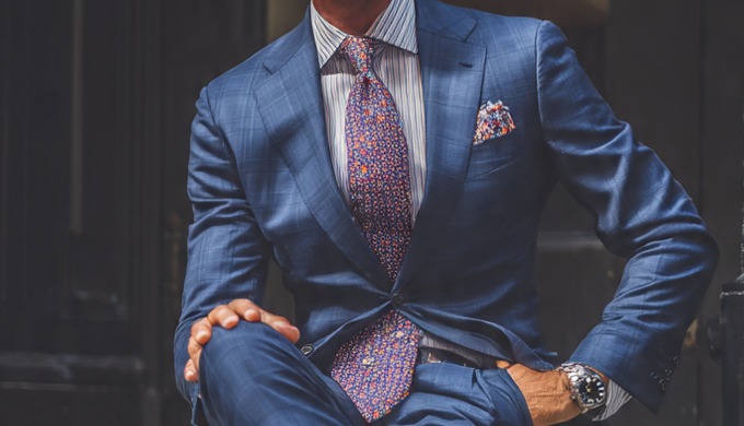 Bespoke wedding suits tailored in Bophut, Ko Samui. Perfect fit for grooms and groomsmen. Premium fa...