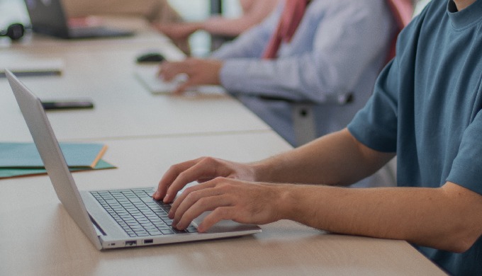 Wir bieten individuelle Softwareentwicklung sowohl für Startups als auch für bereits etablierte Unte...