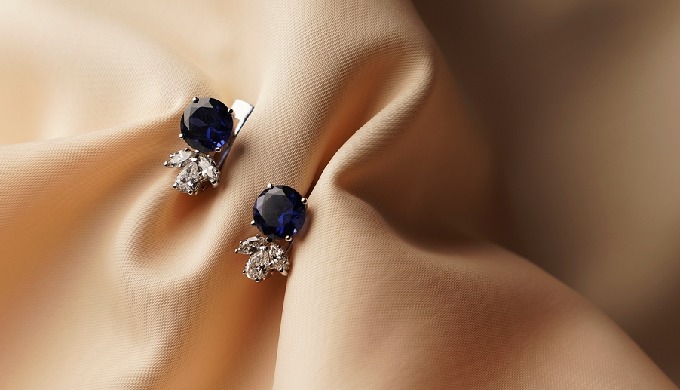 925 sterling silver earrings with blue gemstone, we provide this products in wholesale quantities, c...