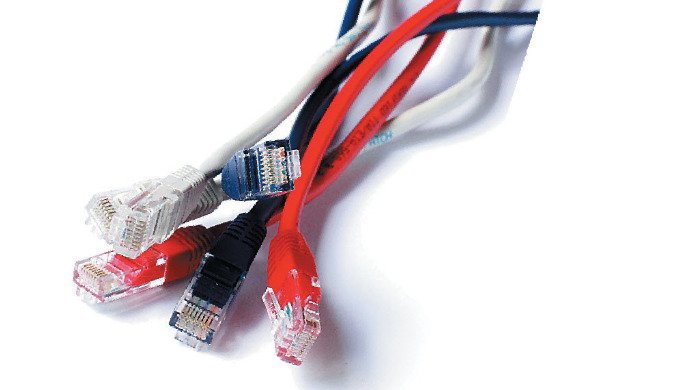 Wir verkabeln Ihre Räume strukturiert nach DIN Norm und Sie erhalten ein zertifiziertes Netzwerkprot...