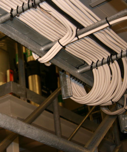 Vi som arbetar på AutomationsGruppen började redan på 80-talet som pionjärer med PLC-baserad fastigh...