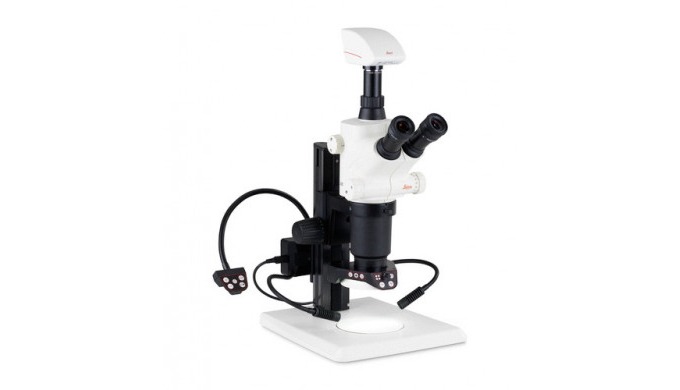 Stereomikroskop mit apochromatisch korrigiertem Greenough-System und 8:1 Zoom. In seiner Produktklas...