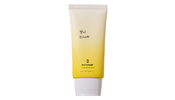 Looking for a sunscreen that not only protects your skin but also gives you a natural shine? Look no...