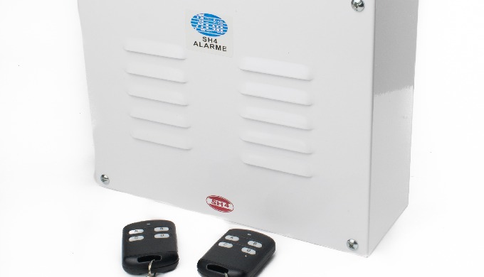 CENTRALE D’ALARME SMART HOME IV SHIV Caractéristiques : • Alimentation de secours batterie 12V 7AH. ...