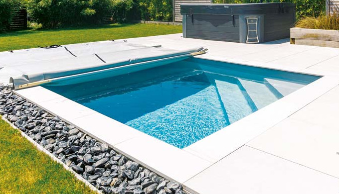 Wir bieten Poolüberdachungen, wie Poolabdeckungen jeder Art an: - niedrige Poolüberdachung - halbhoh...