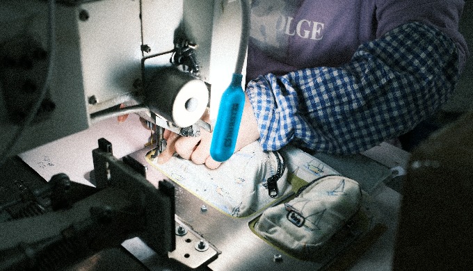 Custom Bag Sampling & OEM Production