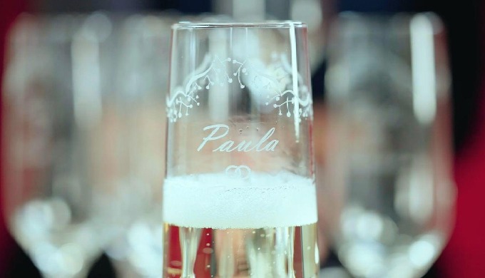 GRABADO LÁSER DE VIDRIO Personalización de copas de vino, copas de champán, flautas de champán, copa...
