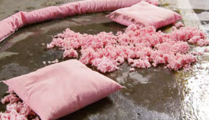 Emergency kit for chemical spills