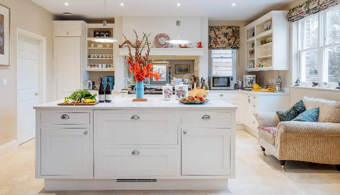 We have amassed over 30 years of experience designing kitchens for all types of homes in all styles ...