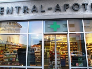 Transport de médicaments aux pharmacies de la région parisienne.