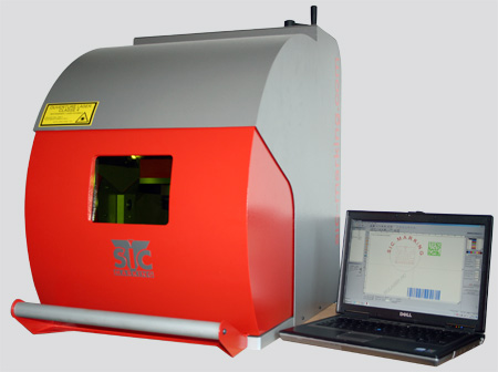 Das L-Box Lasermarkiersystem ist als Arbeitsplatzlösung konzipiert, die eine Ytterbium-dotierte Fase...