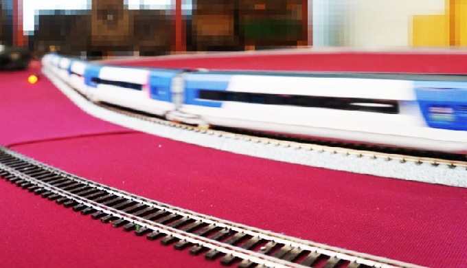 electric train sets for adults