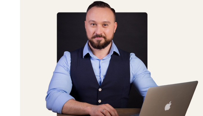 Процесс обучения продажам разработан таким образом, что каждый менеджер получает поддержку тренера п...