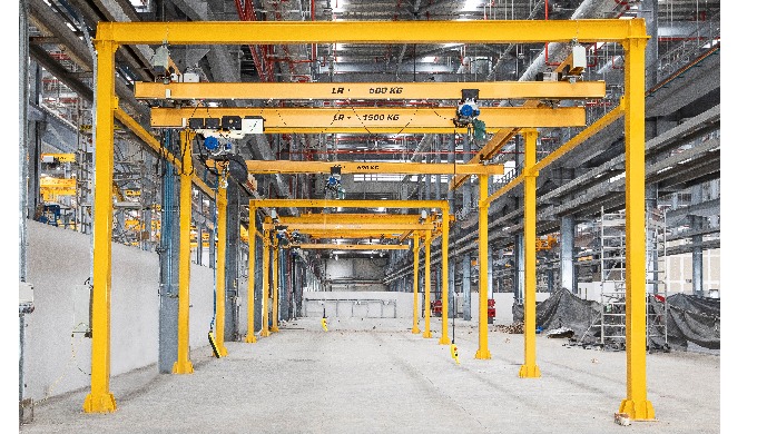 USPs Equipped to handle a high flow of travelling trolleys and lifting components. This allows for e...