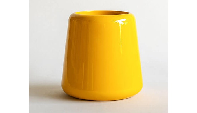Cono falls in that set of stylish indoor planters where simplicity meets a strong visual presence. I...