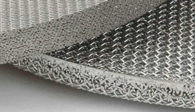 Sintered wire cloth laminate Diffusion-bonded (sintered) layers of cloth improve the filtration prop...