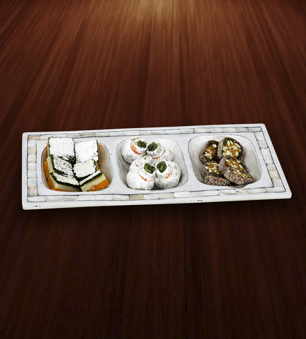 A mosaic of pearly tiles accentuate the amazing Rectangular shape to serve your food in style.The pl...