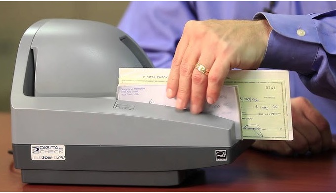 TRIEUSE ET IMPRIMANTE ET SCANNER DE CHÈQUES