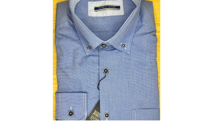 Camisas de estilo informal Una opción moderna podría ser una camisa en colores como el azul, rosa, g...