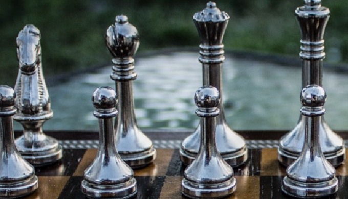 Kaoori Schach Shop präsentiert eine große Auswahl hochwertiger Schachspiele aus verschiedenen Materi...