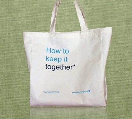 Bags made of 100% regular recycled canvas fabric. This attractive bag is great for promotions, give ...