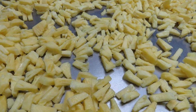 Style: FROZEN Type: Pineapple Freezing Process: IQF Preservation Process: Frozen Cultivation Type: C...